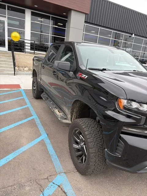 Black 2019 Chevrolet Silverado 1500 LT Trail Boss for sale in Davison, MI