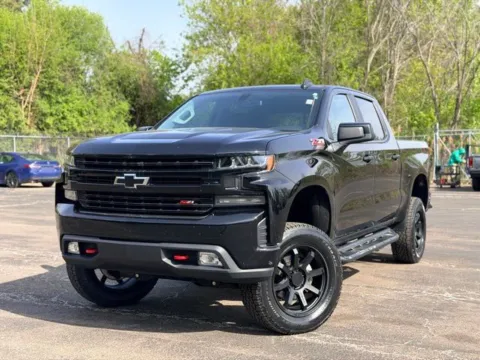 Black 2019 Chevrolet Silverado 1500 LT Trail Boss for sale in Davison, MI