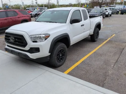 White 2022 Toyota Tacoma SR for sale in Davison, MI