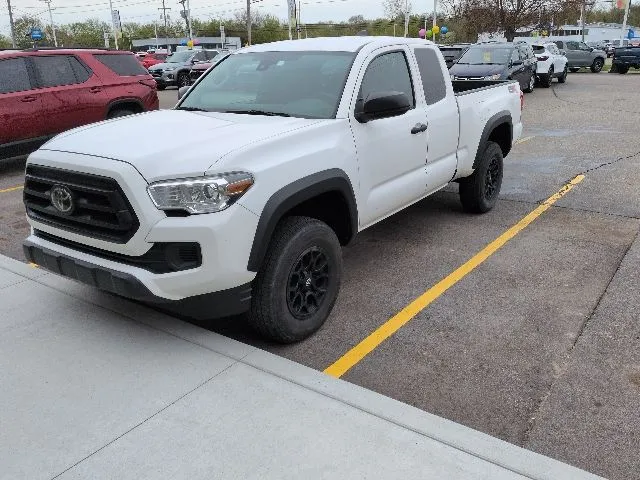 White 2022 Toyota Tacoma SR for sale in Davison, MI