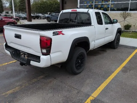 More photos of 2022 Toyota Tacoma SR at Hank Graff Chevrolet Davison, MI