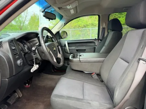 More photos of 2010 Chevrolet Silverado 1500 LT at Hank Graff Chevrolet Davison, MI