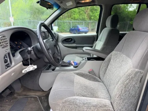More photos of 2003 Chevrolet TrailBlazer LS at Hank Graff Chevrolet Davison, MI