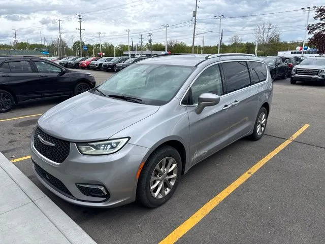 Silver 2021 Chrysler Pacifica Touring L for sale in Davison, MI