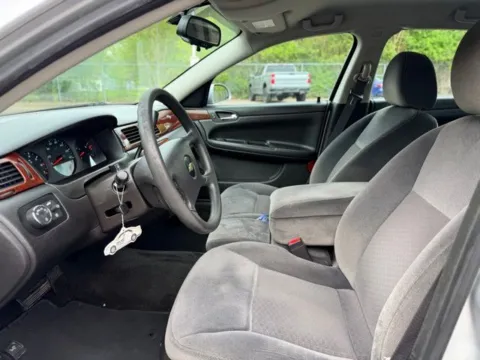 More photos of 2010 Chevrolet Impala LS at Hank Graff Chevrolet Davison, MI