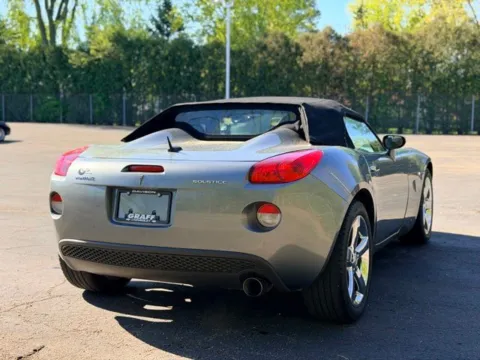 More photos of 2007 Pontiac Solstice at Hank Graff Chevrolet Davison, MI
