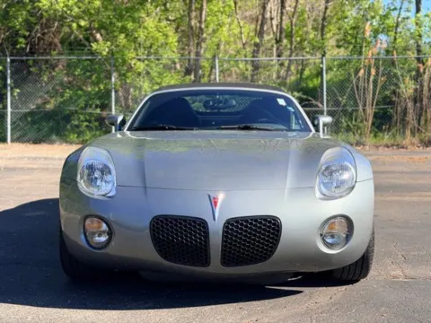 Photos of 2007 Pontiac Solstice for sale in Davison, MI at Hank Graff Chevrolet Davison