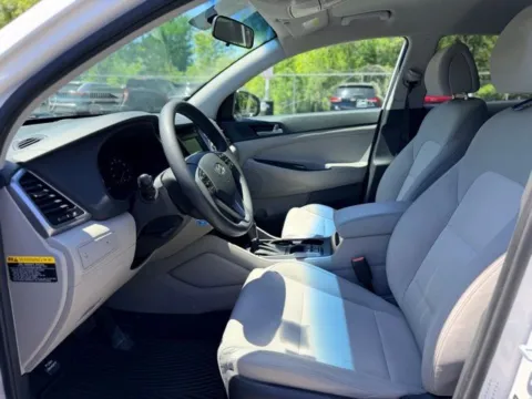 More photos of 2017 Hyundai Tucson SE at Hank Graff Chevrolet Davison, MI