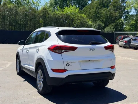 More photos of 2017 Hyundai Tucson SE at Hank Graff Chevrolet Davison, MI
