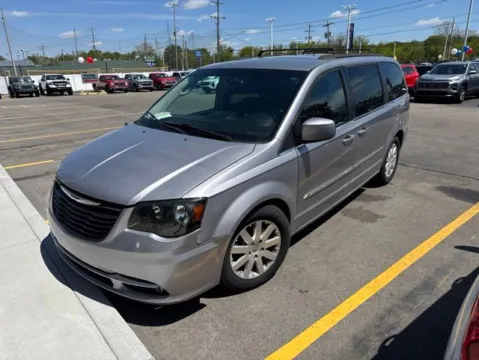 Photos of 2014 Chrysler Town & Country Touring for sale in Davison, MI at Hank Graff Chevrolet Davison
