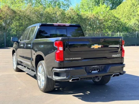 More photos of 2024 Chevrolet Silverado 1500 High Country at Hank Graff Chevrolet Davison, MI