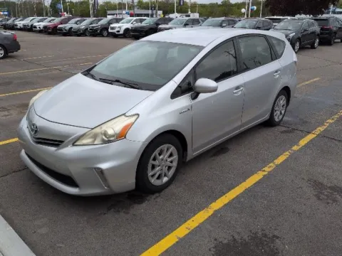Silver 2013 Toyota Prius v Two for sale in Davison, MI