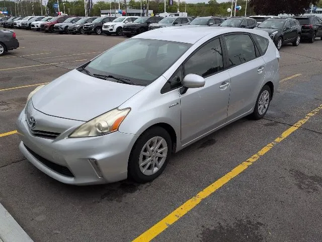 Silver 2013 Toyota Prius v Two for sale in Davison, MI