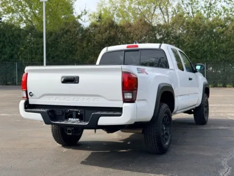 More photos of 2022 Toyota Tacoma SR at Hank Graff Chevrolet Davison, MI