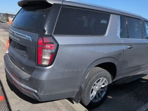 More photos of 2021 Chevrolet Suburban LT at Hank Graff Chevrolet Davison, MI