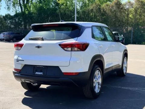More photos of 2022 Chevrolet TrailBlazer LS at Hank Graff Chevrolet Davison, MI
