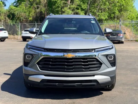 Photos of 2024 Chevrolet TrailBlazer LT for sale in Davison, MI at Hank Graff Chevrolet Davison