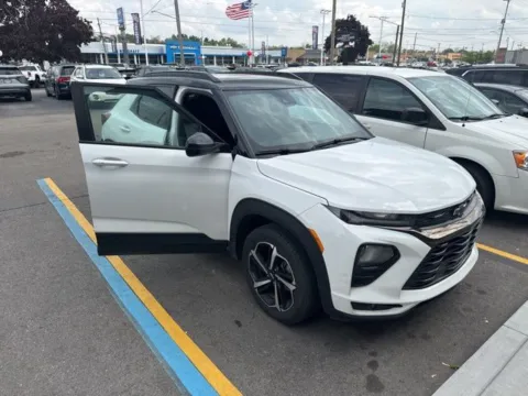 Photos of 2022 Chevrolet TrailBlazer RS for sale in Davison, MI at Hank Graff Chevrolet Davison