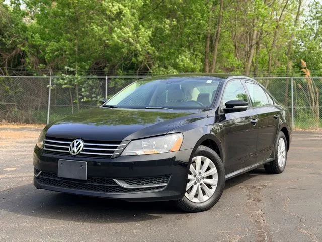 2014 Volkswagen Passat 1.8T S DSG PZEV's photo