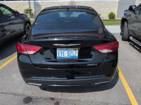 More photos of 2015 Chrysler 200 S at Hank Graff Chevrolet Davison, MI