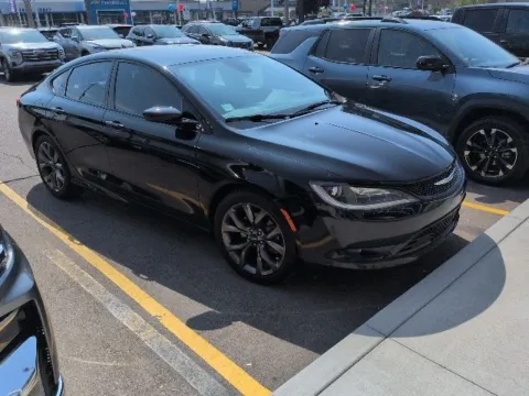 Another view of 2015 Chrysler 200 S for sale in Davison, MI at Hank Graff Chevrolet Davison