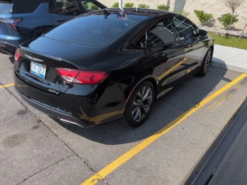 More photos of 2015 Chrysler 200 S at Hank Graff Chevrolet Davison, MI