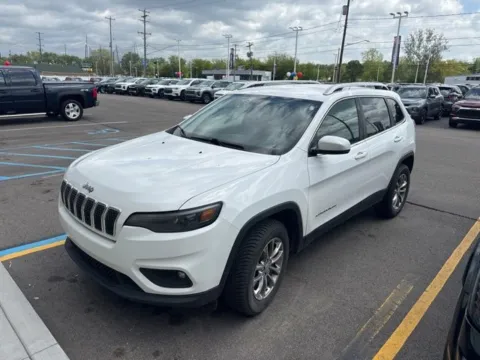 White 2019 Jeep Cherokee Latitude Plus for sale in Davison, MI