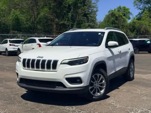White 2019 Jeep Cherokee Latitude Plus for sale in Davison, MI