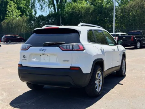 Another view of 2019 Jeep Cherokee Latitude Plus for sale in Davison, MI at Hank Graff Chevrolet Davison