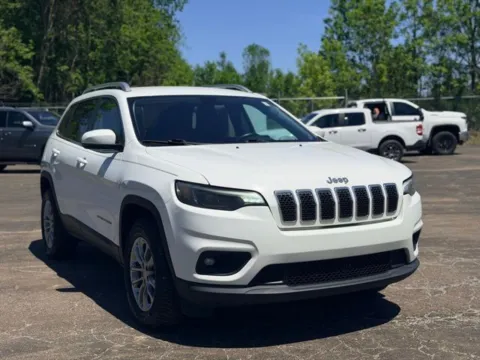 Photos of 2019 Jeep Cherokee Latitude Plus for sale in Davison, MI at Hank Graff Chevrolet Davison