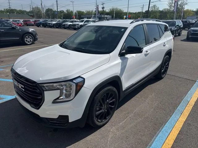 White 2023 GMC Terrain SLE for sale in Davison, MI