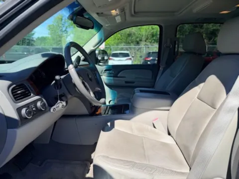 More photos of 2009 Chevrolet Tahoe LTZ at Hank Graff Chevrolet Davison, MI