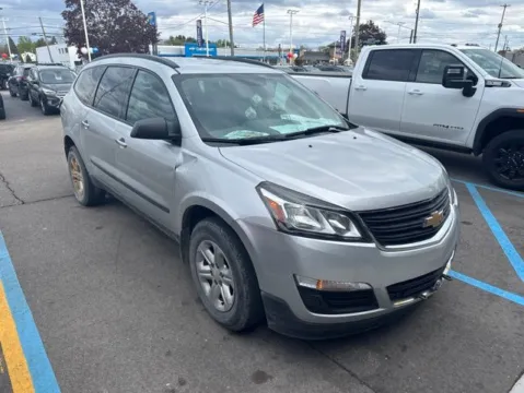 Photos of 2015 Chevrolet Traverse LS for sale in Davison, MI at Hank Graff Chevrolet Davison