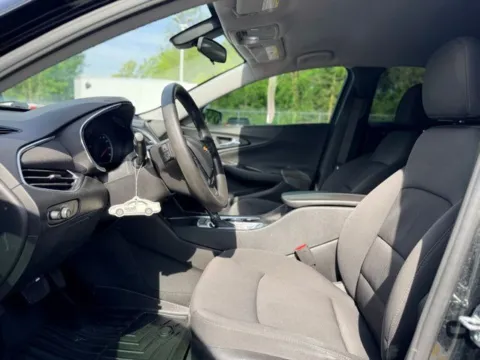 More photos of 2020 Chevrolet Malibu LT at Hank Graff Chevrolet Davison, MI