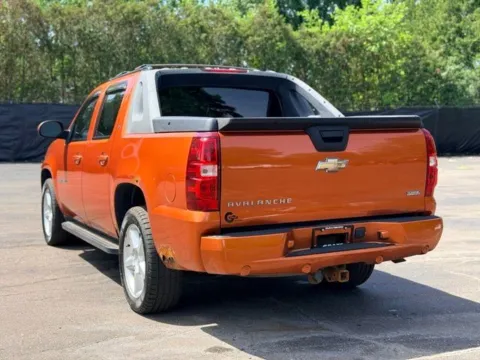 More photos of 2008 Chevrolet Avalanche 1500 LT at Hank Graff Chevrolet Davison, MI
