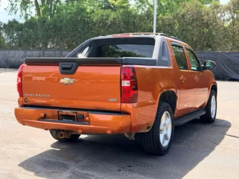 More photos of 2008 Chevrolet Avalanche 1500 LT at Hank Graff Chevrolet Davison, MI