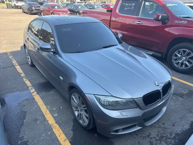 2011 BMW 3 Series 335i xDrive Sedan's photo