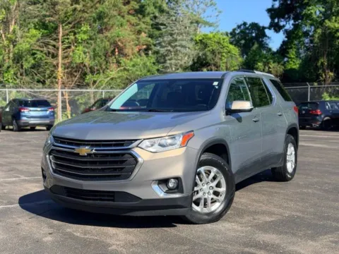Gray 2018 Chevrolet Traverse LT for sale in Davison, MI
