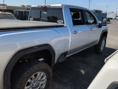More photos of 2020 GMC Sierra 2500HD Denali at Hank Graff Chevrolet Davison, MI