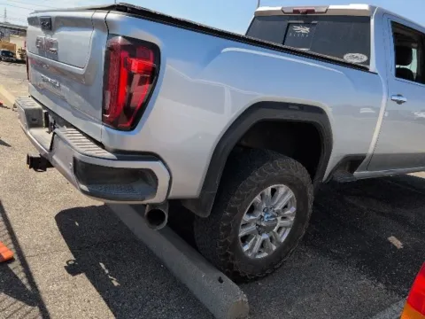 More photos of 2020 GMC Sierra 2500HD Denali at Hank Graff Chevrolet Davison, MI