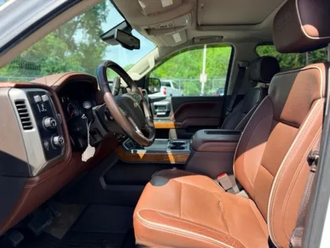 More photos of 2018 Chevrolet Silverado 1500 High Country at Hank Graff Chevrolet Davison, MI