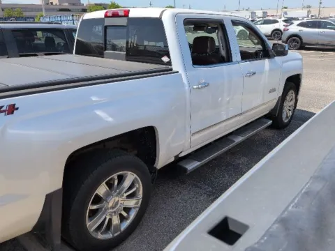 More photos of 2018 Chevrolet Silverado 1500 High Country at Hank Graff Chevrolet Davison, MI