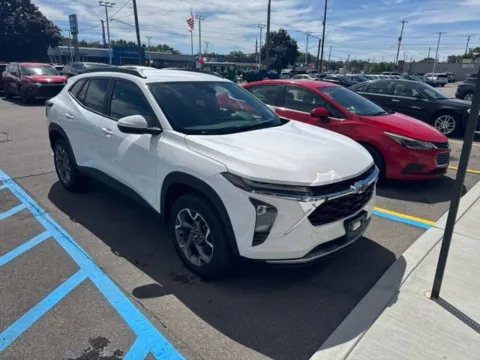 Photos of 2024 Chevrolet Trax LT for sale in Davison, MI at Hank Graff Chevrolet Davison