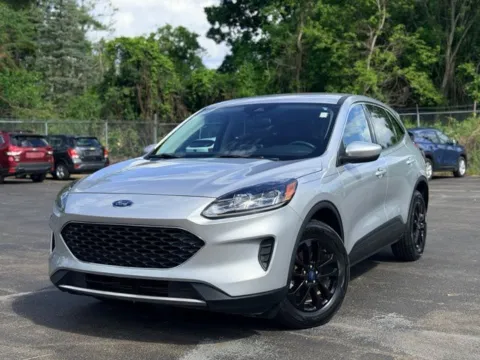 Silver 2020 Ford Escape SE for sale in Davison, MI