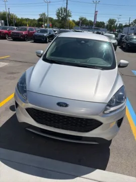 Photos of 2020 Ford Escape SE for sale in Davison, MI at Hank Graff Chevrolet Davison