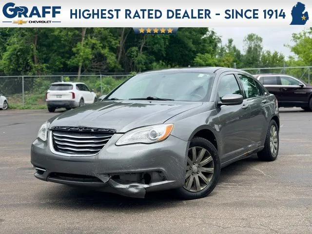 Used 2013 Chrysler 200 Touring with VIN 1C3CCBBB5DN699928 for sale in Davison, MI