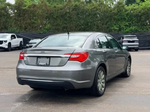 More photos of 2013 Chrysler 200 Touring at Hank Graff Chevrolet Davison, MI