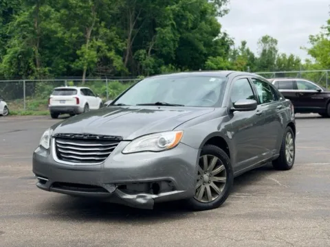 Photos of 2013 Chrysler 200 Touring for sale in Davison, MI at Hank Graff Chevrolet Davison