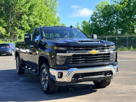 More photos of 2024 Chevrolet Silverado 3500HD LT at Hank Graff Chevrolet Davison, MI