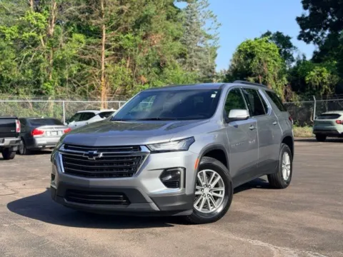 Photos of 2023 Chevrolet Traverse LT for sale in Davison, MI at Hank Graff Chevrolet Davison